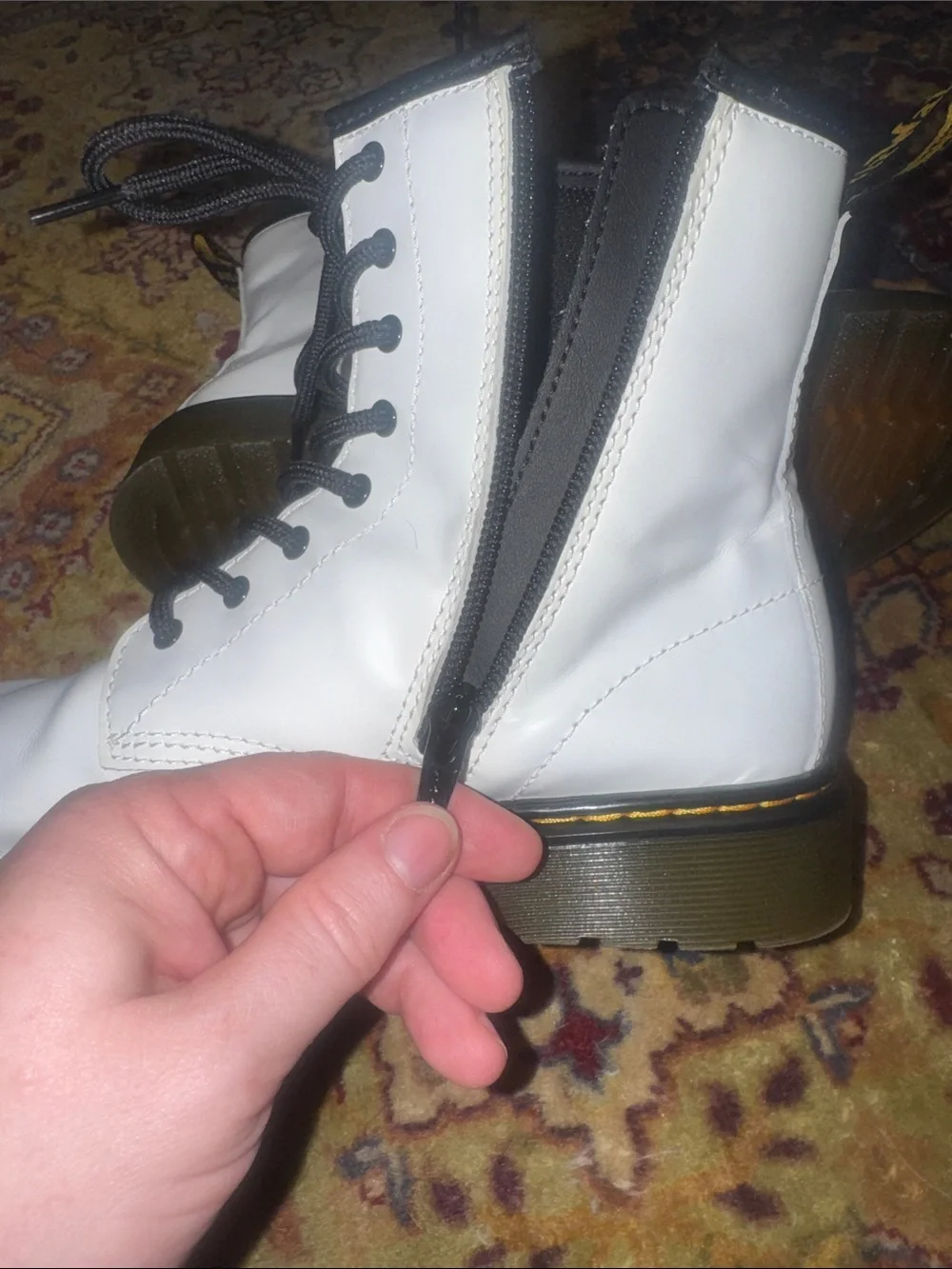 Dr Martens kids White 8 eye Lace-Up Boots excellent condition